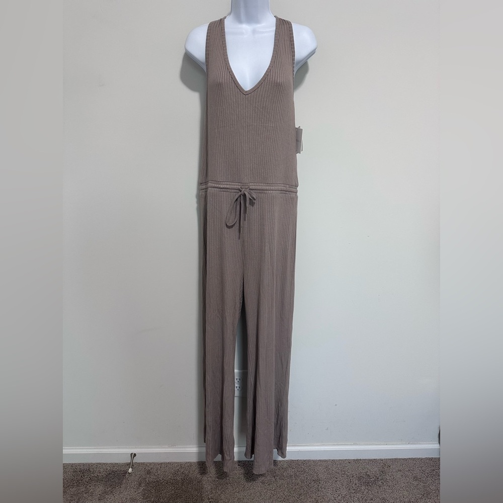 Beyond Yoga Jetsetter Jumpsuit - Birch- Size XL - Picture 2 of 10